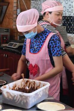 南疆贫困夫妇用烘焙开启甜蜜新生活